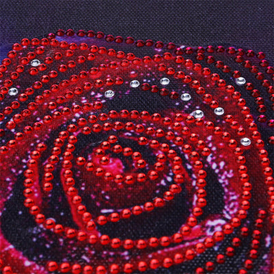 Rote Rose mit Tautropfen Sonderform Diamond Painting