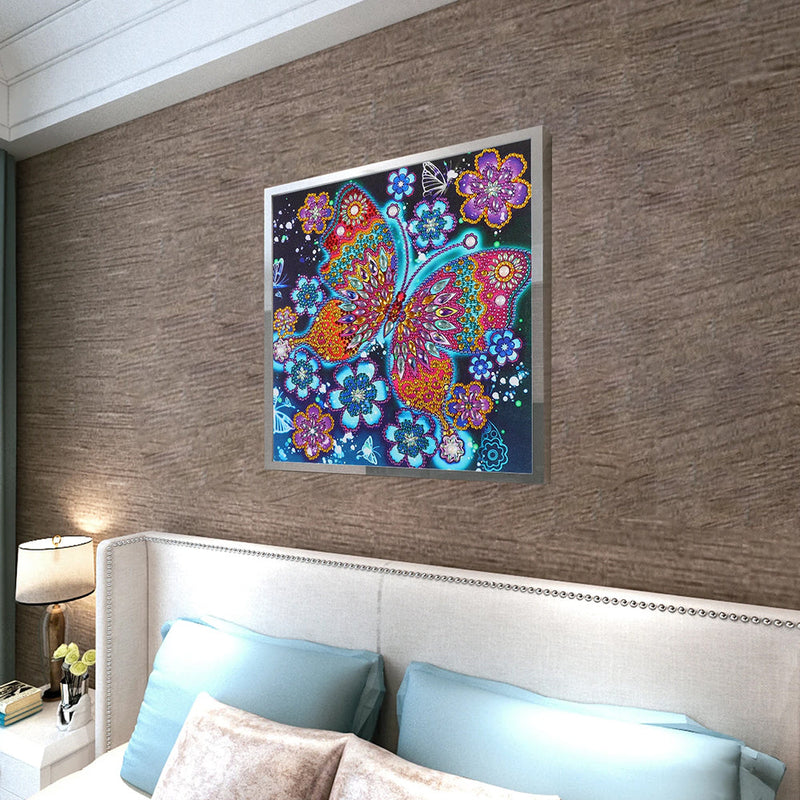 Bunter Schmetterling und Blumen Sonderform Diamond Painting