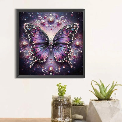 Mysteriöser Lila Schmetterling Sonderform Diamond Painting