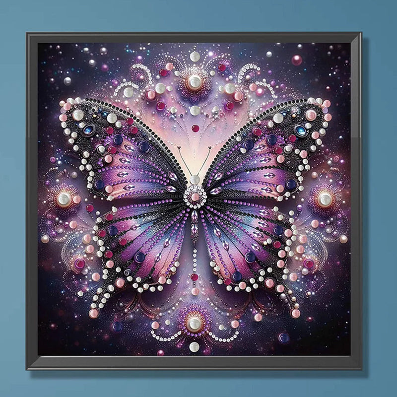 Mysteriöser Lila Schmetterling Sonderform Diamond Painting