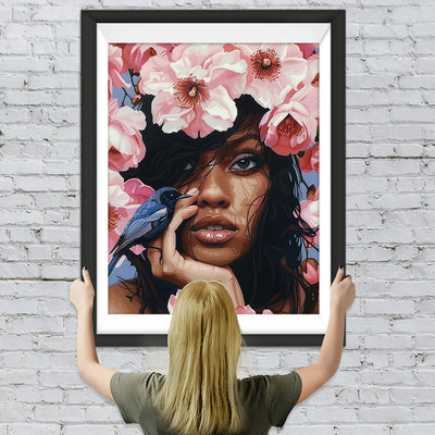 Afrikanische Frau, rosa Blumen und blauer Vogel Diamond Painting