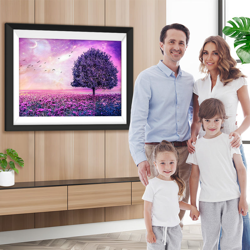 Baum und Blumenfeld unter lila Himmel Diamond Painting