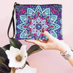 Blau-violettes Lotus Mandala Diamond Painting Handgelenktasche