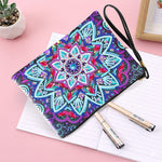 Blau-violettes Lotus Mandala Diamond Painting Handgelenktasche