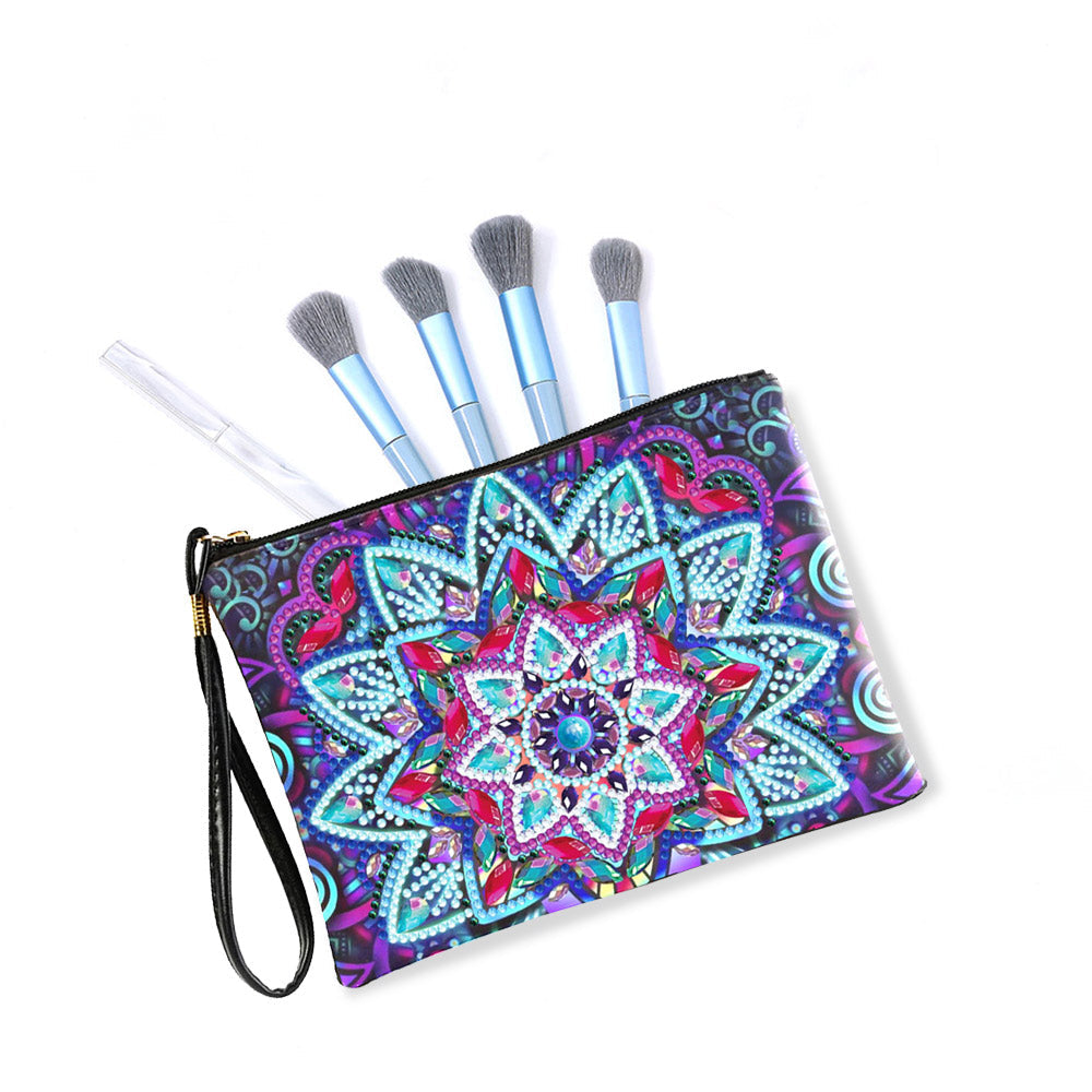 Blau-violettes Lotus Mandala Diamond Painting Handgelenktasche