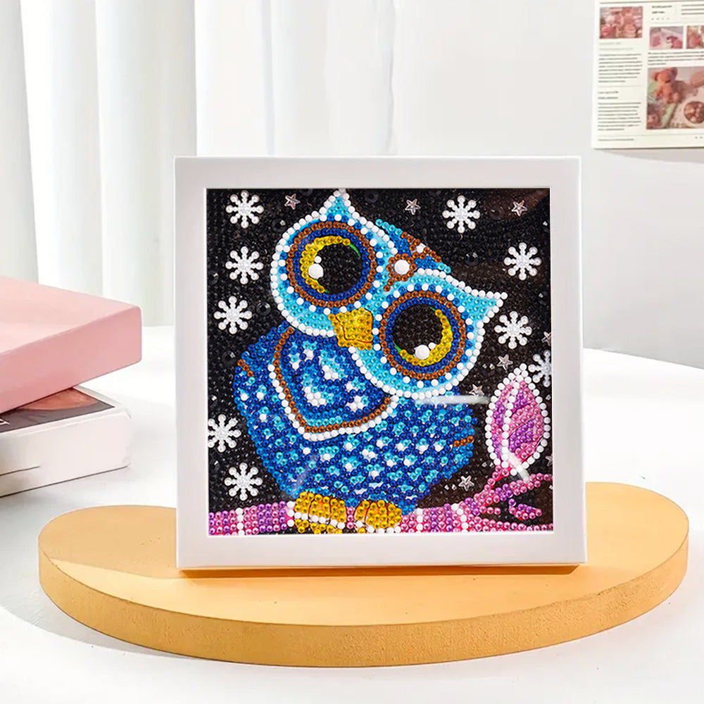 Blaue Eule auf dem lila Baum Mini-Kristallpünktchen Diamond Painting
