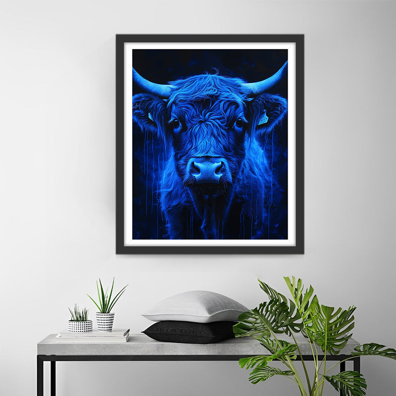 Blaue Hochlandkuh in Dunkelheit Diamond Painting