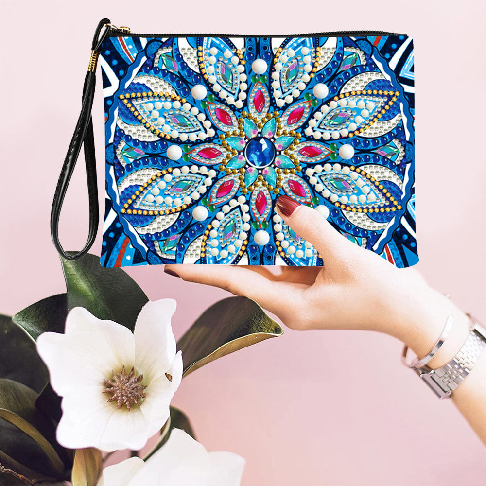Blaues Blütenblatt Mandala Diamond Painting Handgelenktasche