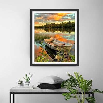 Boot auf dem Herbstsee bei Sonnenuntergang Diamond Painting