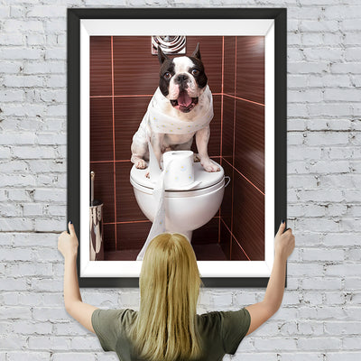 Bulldogge auf dem Lokus Diamond Painting