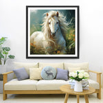 Das weiße Pferd im Gras Diamond Painting