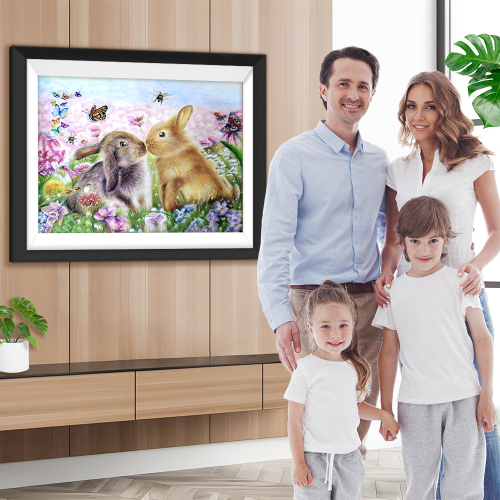 Die küssenden Kaninchen auf dem Blumenfeld Diamond Painting