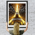 Eiffelturm mit Lichtern geschmückt Diamond Painting