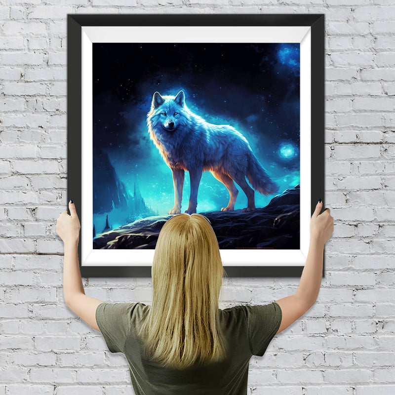 Ein Wolf, der ein schwaches grünes Glühen ausstrahlt Diamond Painting