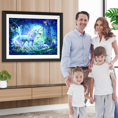 Einhorn im fantastischen Wald Diamond Painting