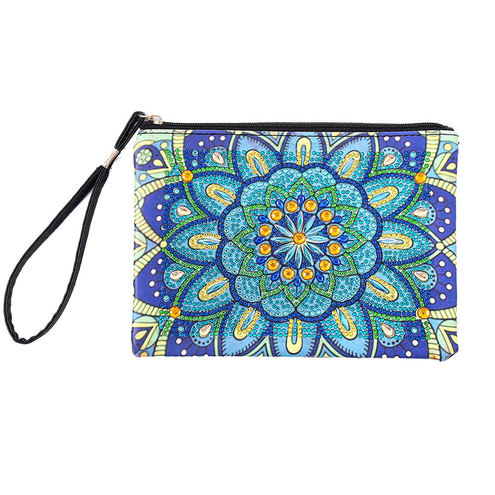 Eisblaues Chrysanthemen Mandala Diamond Painting Handgelenktasche