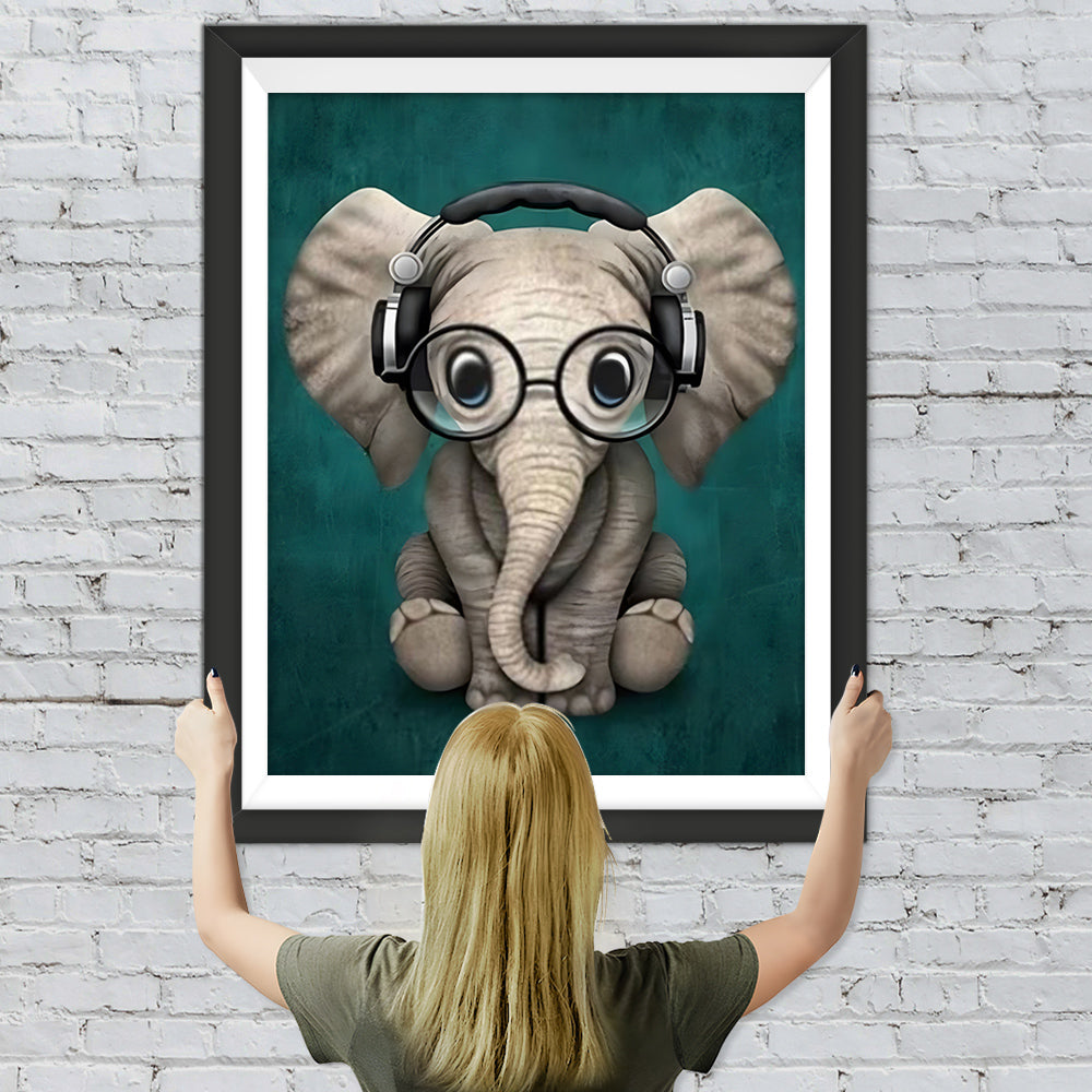 Elefantenbaby mit Brille und Kopfhörer Diamond Painting