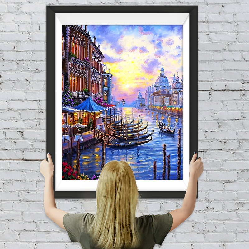Europäische Gebäude und Boote in der Abenddämmerung Diamond Painting