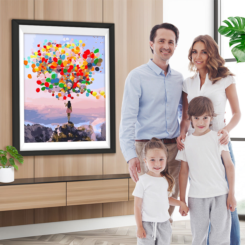 Frau mit bunten Luftballons auf dem Berg Diamond Painting
