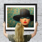 Frau mit schwarzem Hut und grünem Lidschatten Diamond Painting