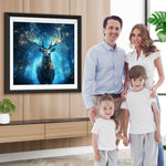 Hirsche im blau fluoreszierenden Wald Diamond Painting