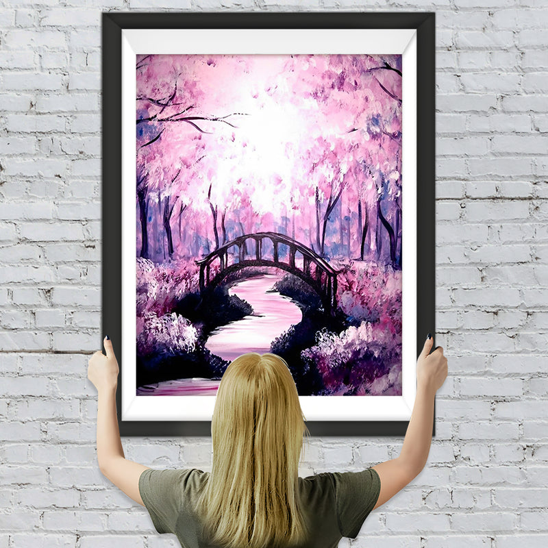 Kleine Brücke und fließendes Wasser im rosa Wald Diamond Painting