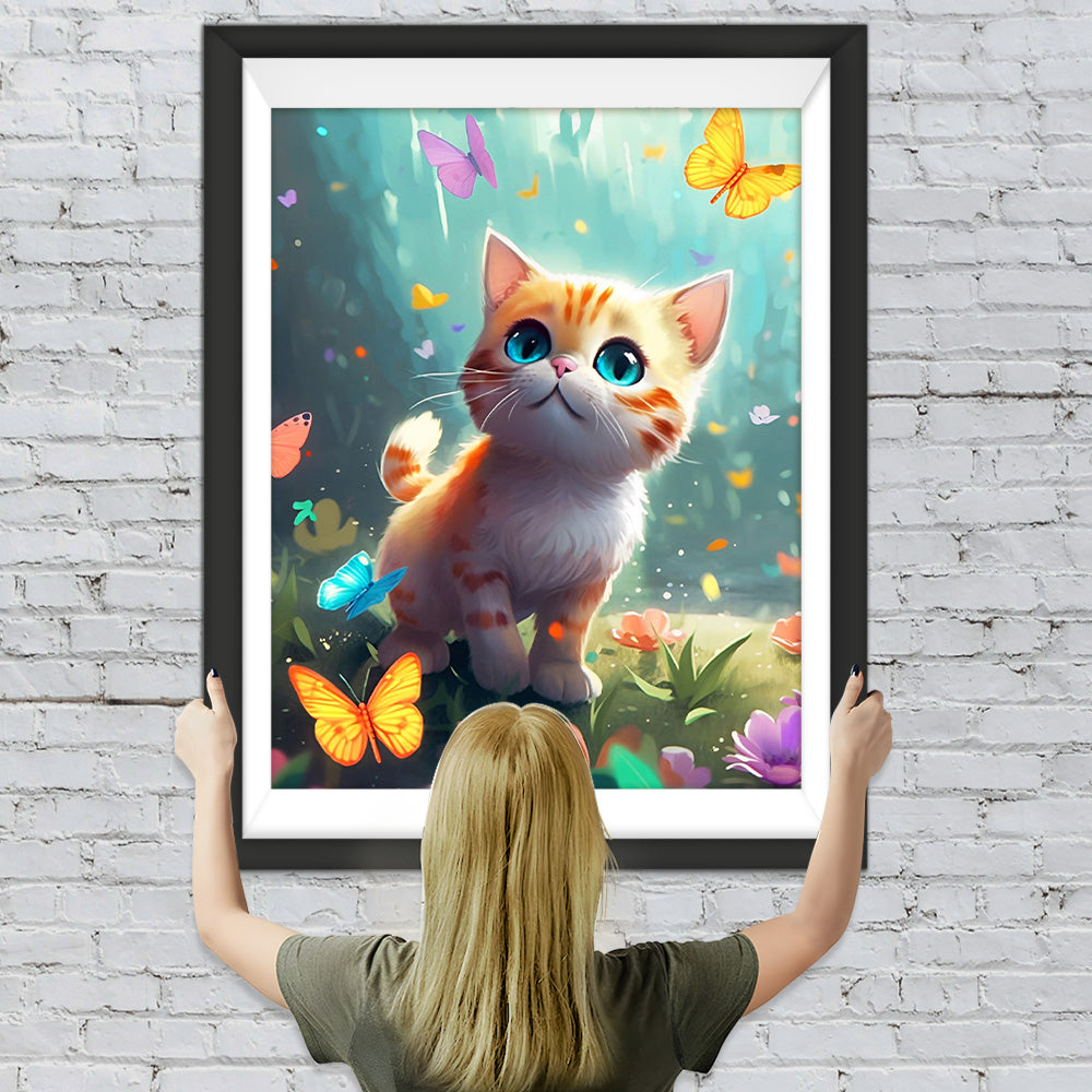 Kleine orangefarbene Katze jagt Schmetterlinge Diamond Painting
