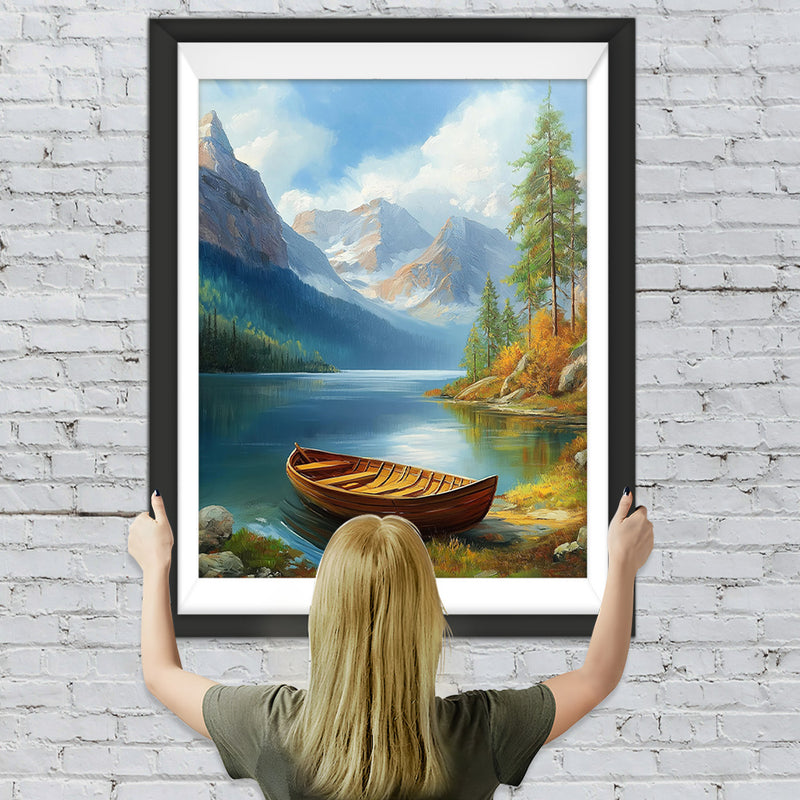 Kleines Holzboot auf dem Bergsee Diamond Painting
