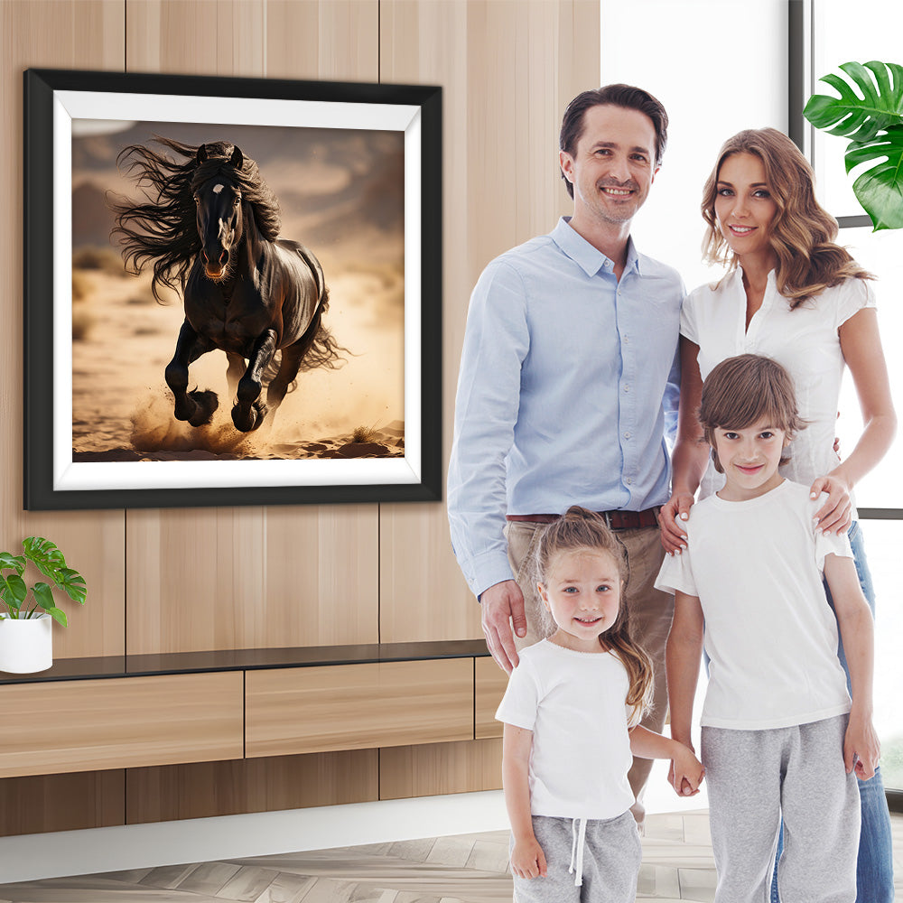 Laufendes dunkles Pferd Diamond Painting