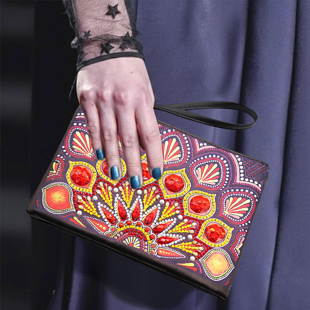 Leidenschaftliches rotes Mandala Diamond Painting Handgelenktasche
