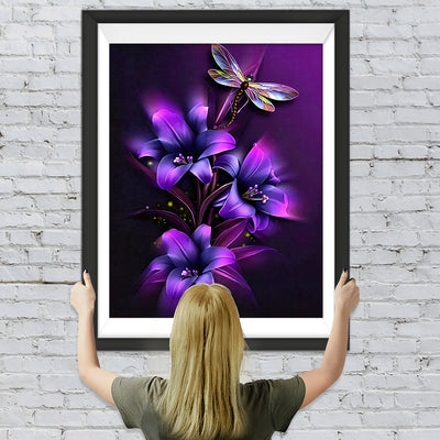 Lila Blumen und Libelle Diamond Painting