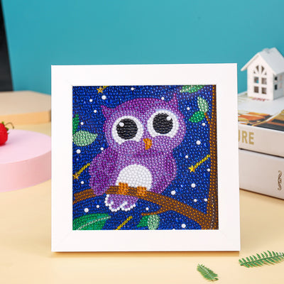 Lila Eule auf einem Zweig Mini-Kristallpünktchen Diamond Painting
