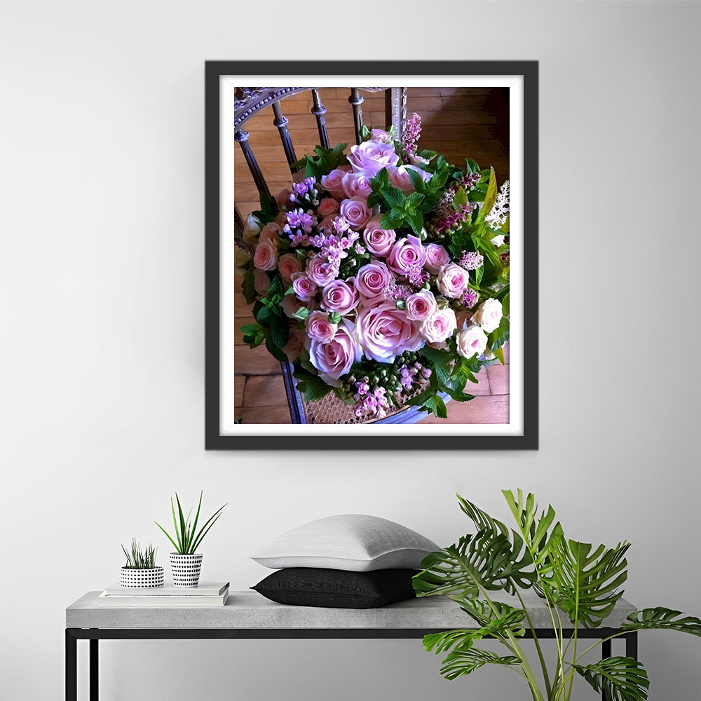 Lila Rosenstrauß auf einem Stuhl Diamond Painting