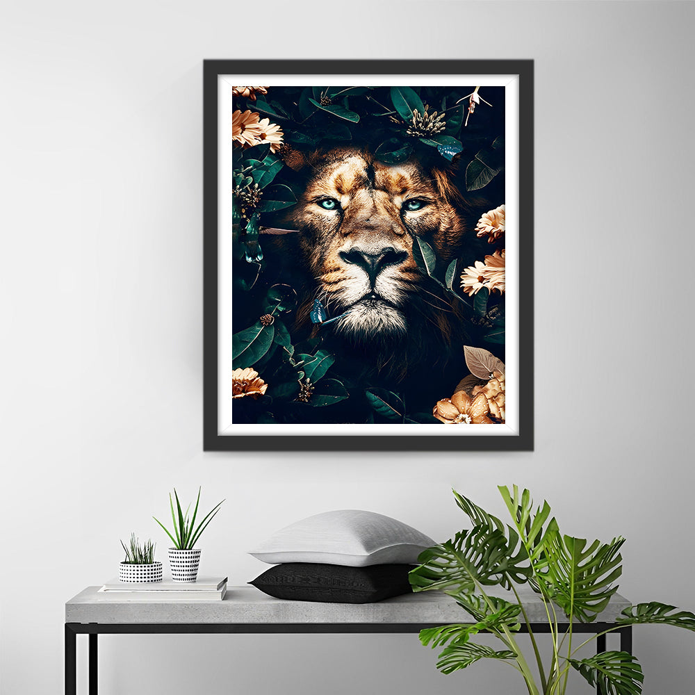 Löwe versteckt sich in den grünen Blättern Diamond Painting