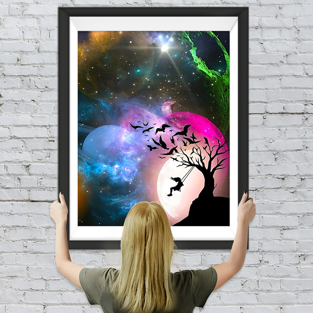 Mädchen schwingt unter den Planeten Diamond Painting