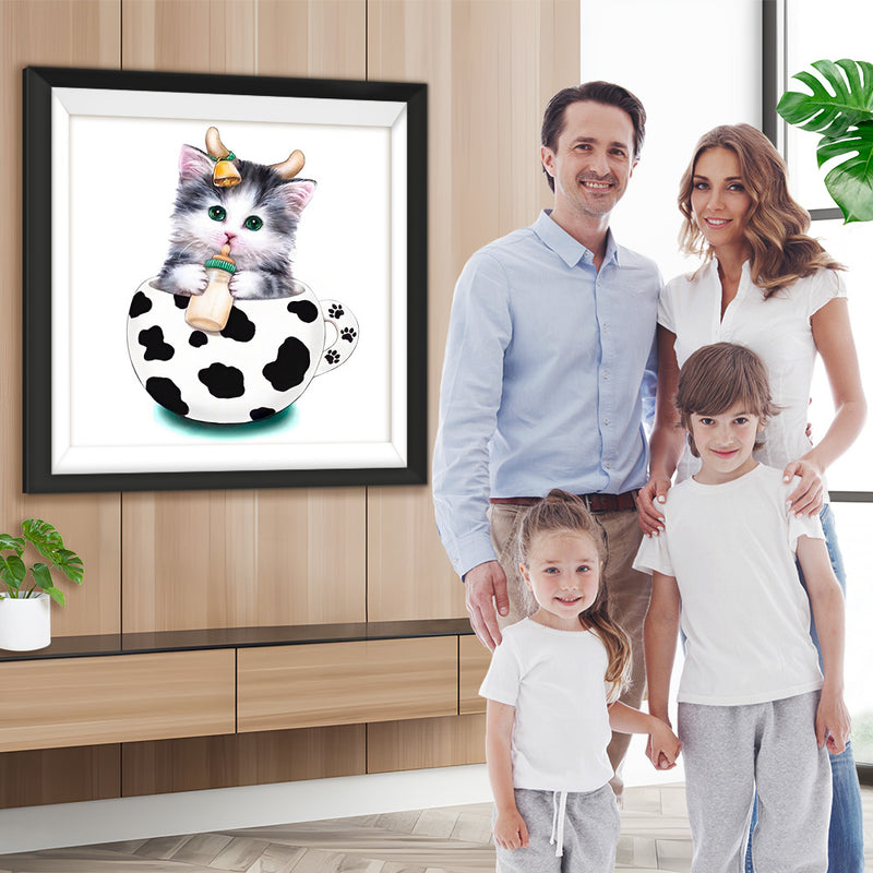 Milch trinkende Katze in der Tasse Diamond Painting