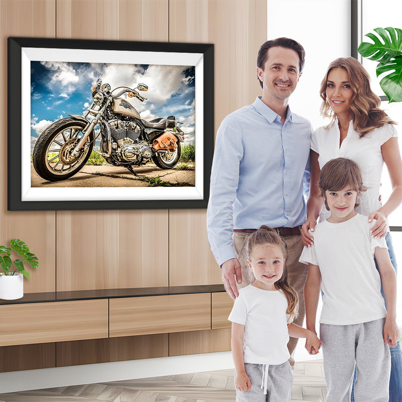 Motorrad unter blauem Himmel und weißen Wolken Diamond Painting