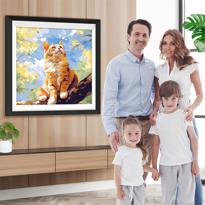 Orangefarbene Katze klettert den Baumstamm hinauf Diamond Painting