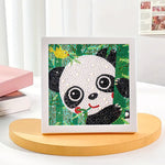 Panda hält Bambus Mini-Kristallpünktchen Diamond Painting