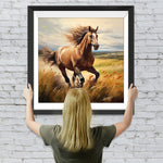 Pferd läuft auf der Wiese Diamond Painting