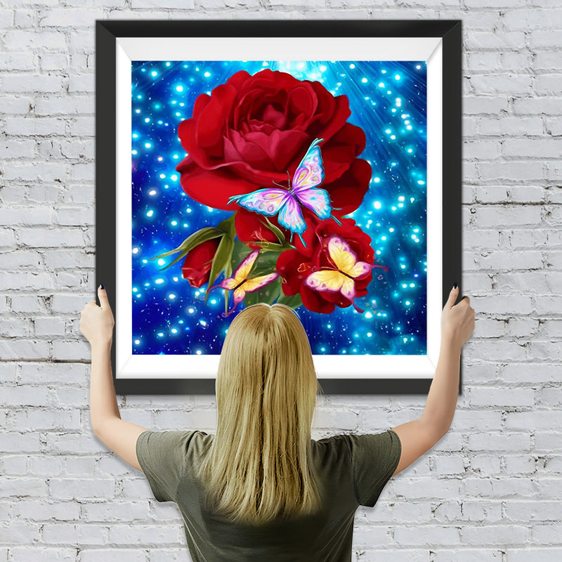 Rote Rosen, bunte Schmetterlinge und Glühwürmchen Diamond Painting