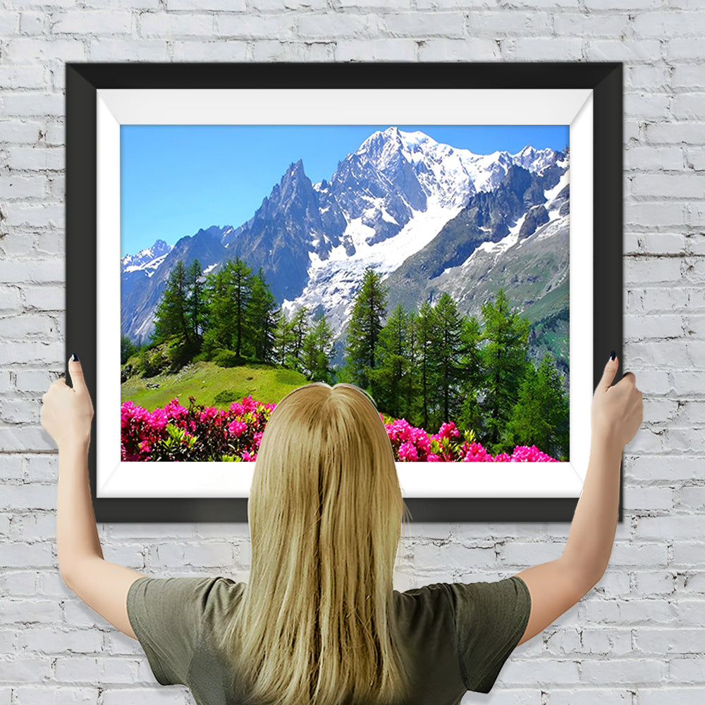 Schneeberg, grüne Bäume und Blumen Diamond Painting