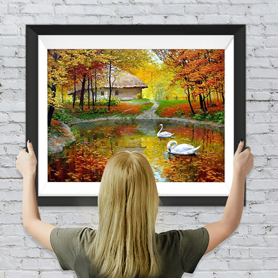 Schwäne und Hütte im Wald im Herbst Diamond Painting