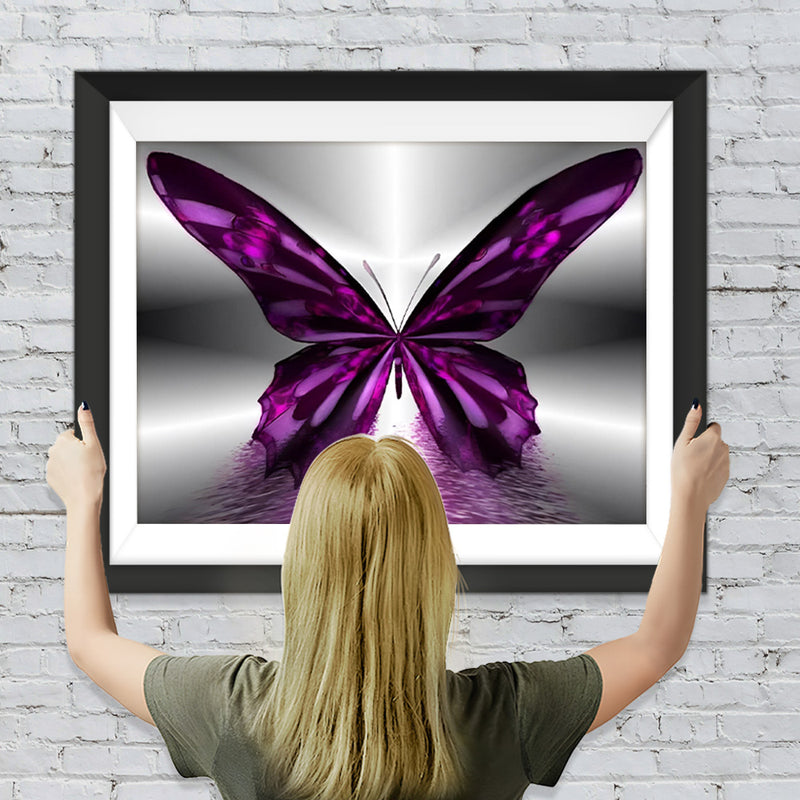 Schwarz-lila Schmetterling auf dem Wasser Diamond Painting