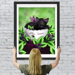 Schwarze Katze in der Tasse und Maulbeeren Diamond Painting