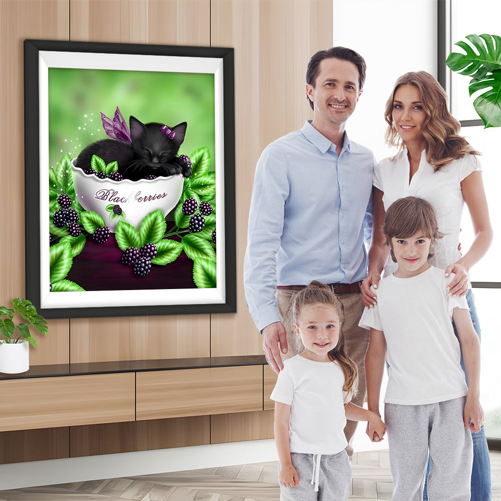 Schwarze Katze in der Tasse und Maulbeeren Diamond Painting