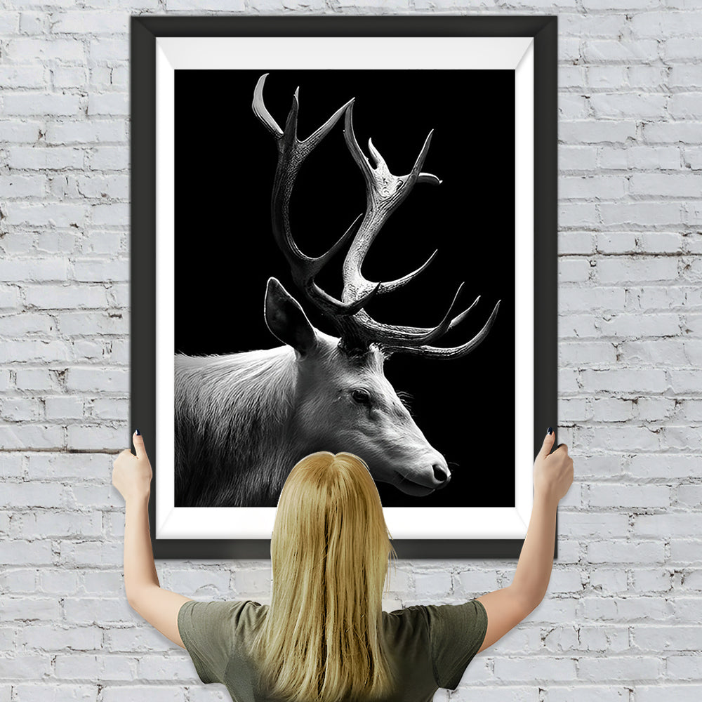 Schwarzweißer Hirsch mit langen Hörnern Diamond Painting