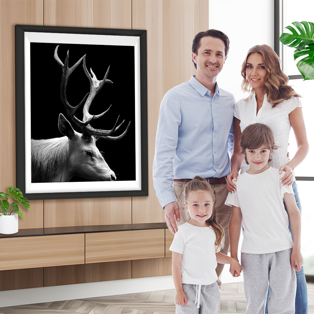 Schwarzweißer Hirsch mit langen Hörnern Diamond Painting