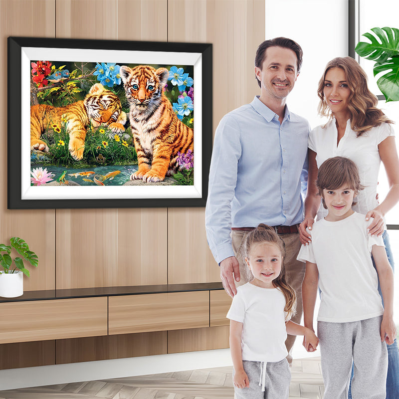 Tiger auf dem Feld mit Blumen Diamond Painting