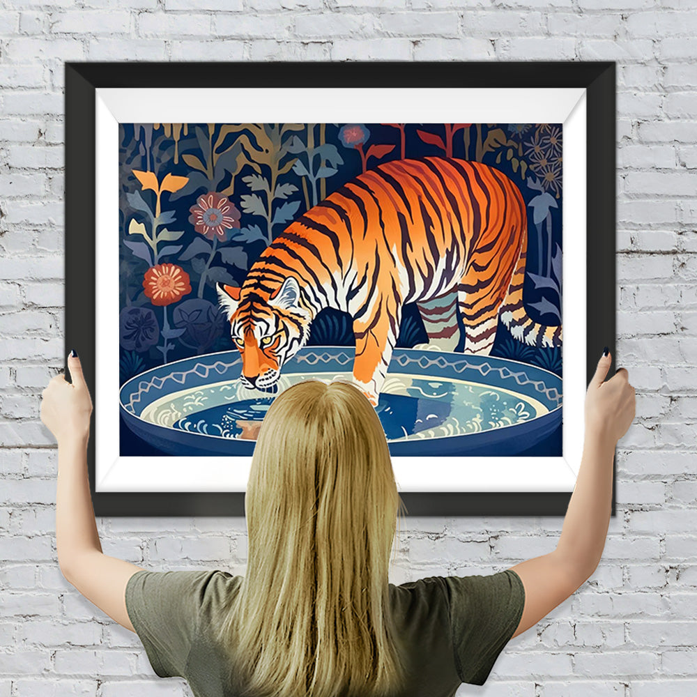 Tiger trinkt Wasser Diamond Painting